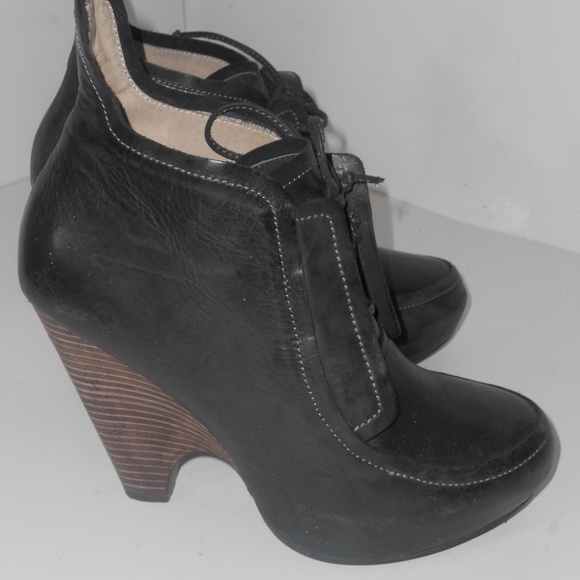 max studio leather boots